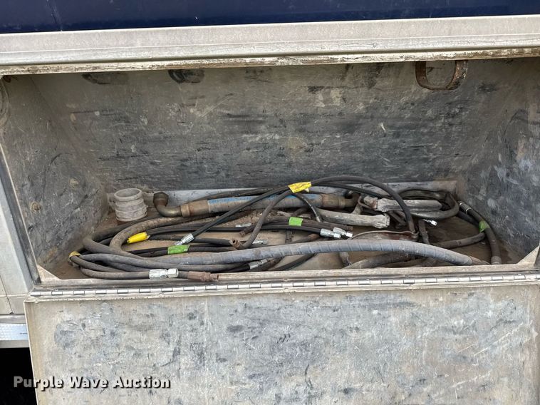 image for item EQ1234 2001 Sterling LT9500 vacuum truck