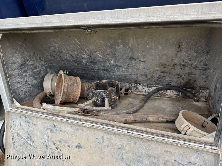 image for item EQ1234 2001 Sterling LT9500 vacuum truck