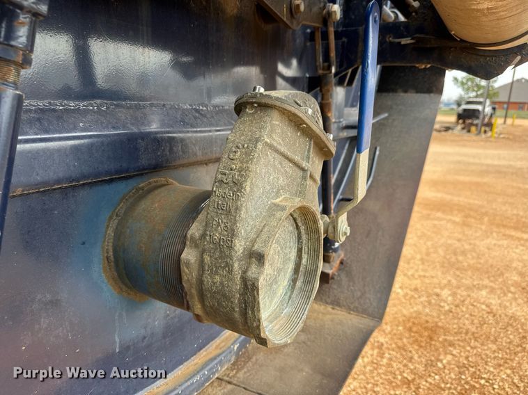 image for item EQ1234 2001 Sterling LT9500 vacuum truck