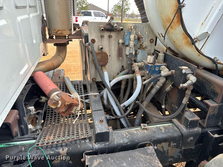 image for item EQ1234 2001 Sterling LT9500 vacuum truck