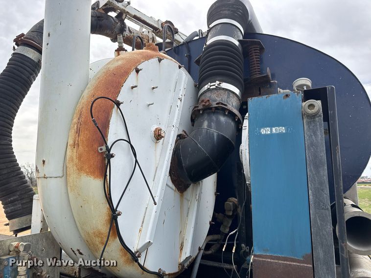 image for item EQ1234 2001 Sterling LT9500 vacuum truck