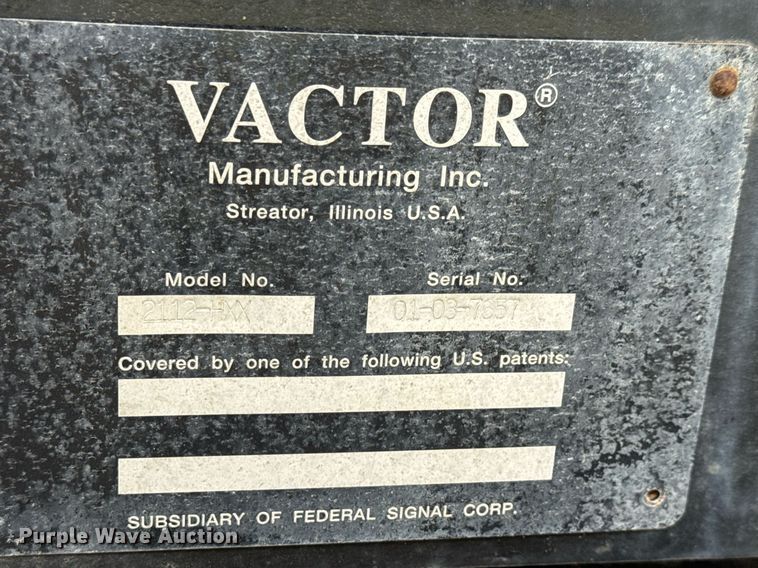 image for item EQ1234 2001 Sterling LT9500 vacuum truck