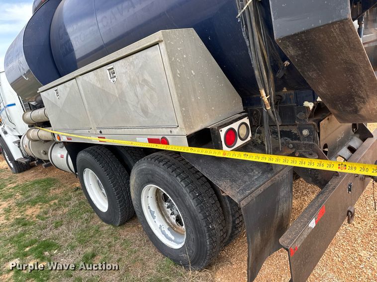 image for item EQ1234 2001 Sterling LT9500 vacuum truck