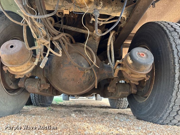 image for item EQ1234 2001 Sterling LT9500 vacuum truck