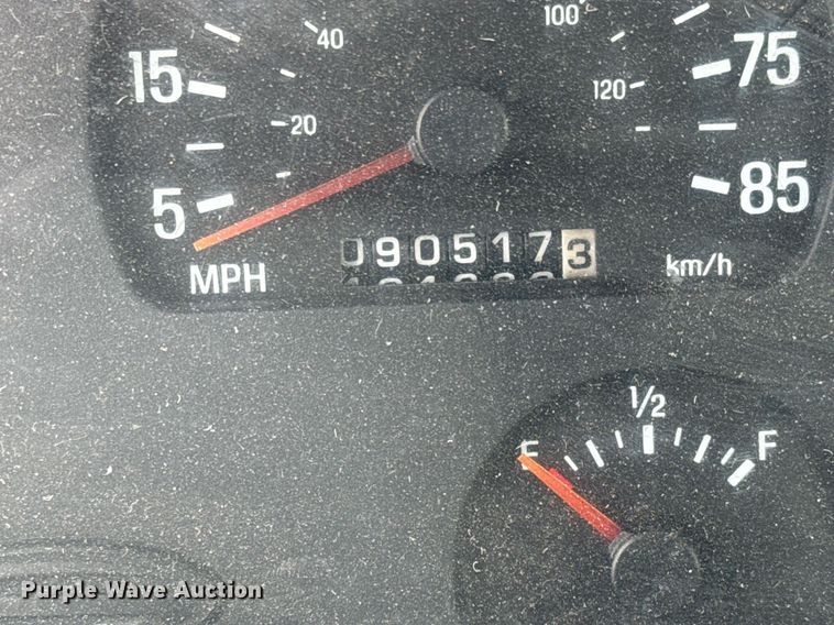 image for item EQ1234 2001 Sterling LT9500 vacuum truck