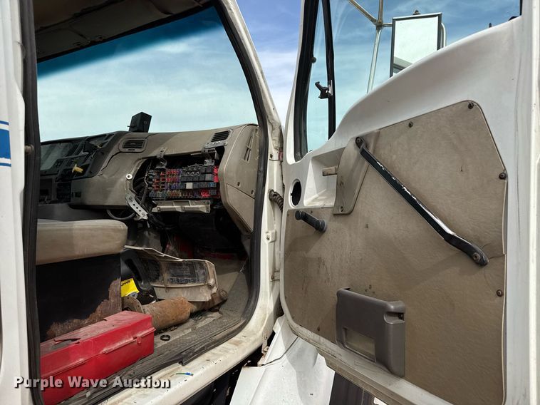 image for item EQ1234 2001 Sterling LT9500 vacuum truck