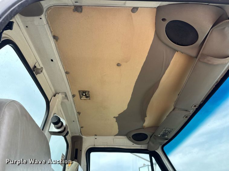 image for item EQ1234 2001 Sterling LT9500 vacuum truck