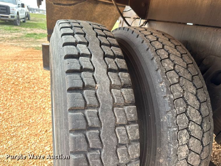 image for item EQ1234 2001 Sterling LT9500 vacuum truck