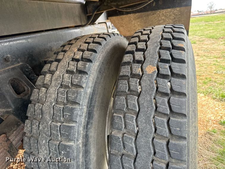 image for item EQ1234 2001 Sterling LT9500 vacuum truck