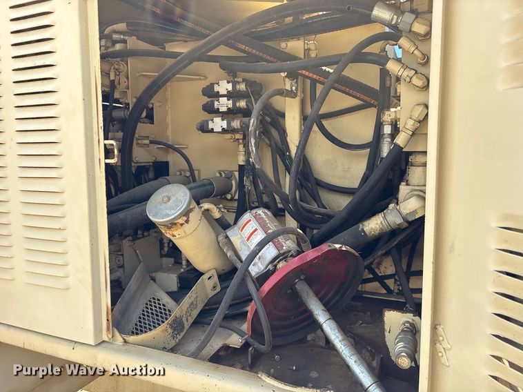 image for item OB9641 Ingersoll Rand ECM-680 crawler drill