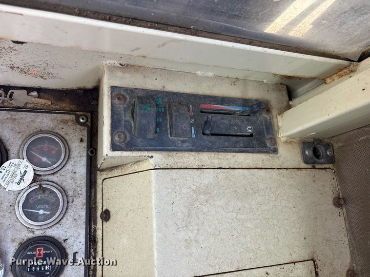 image for item OB9641 Ingersoll Rand ECM-680 crawler drill