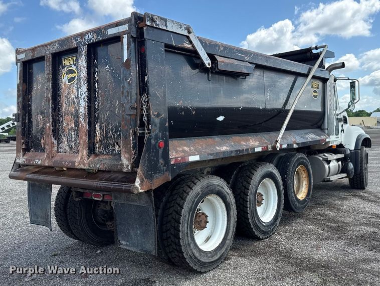 image for item OF9348 2005 Mack CV713 dump truck