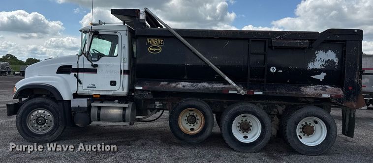 image for item OF9348 2005 Mack CV713 dump truck