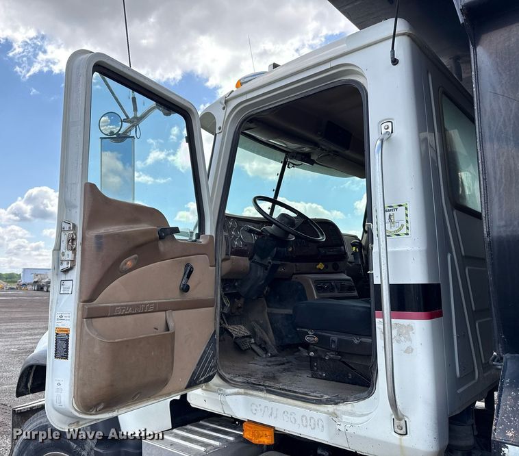 image for item OF9348 2005 Mack CV713 dump truck