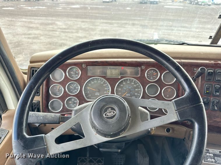 image for item OF9348 2005 Mack CV713 dump truck