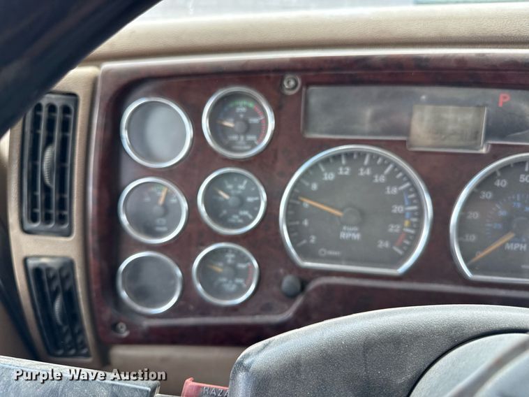 image for item OF9348 2005 Mack CV713 dump truck