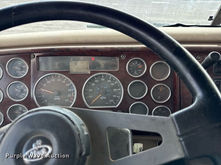 image for item OF9348 2005 Mack CV713 dump truck