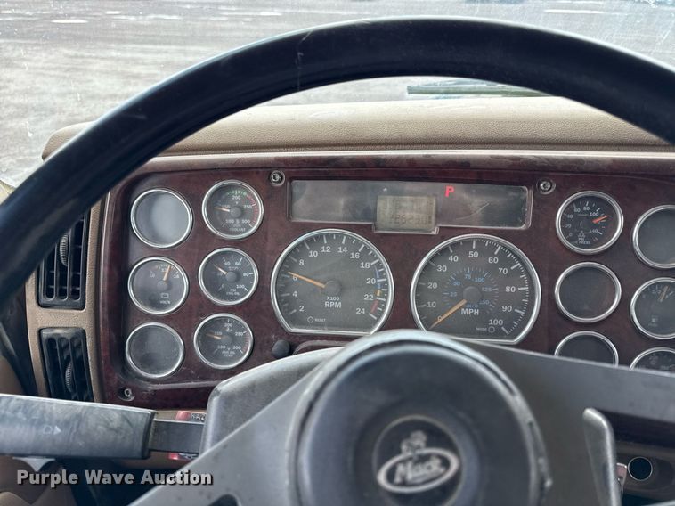 image for item OF9348 2005 Mack CV713 dump truck