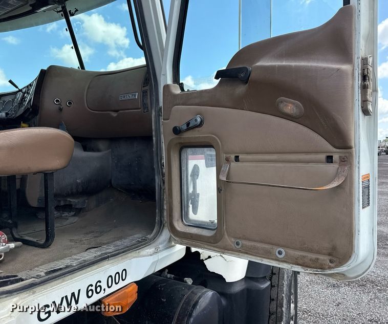 image for item OF9348 2005 Mack CV713 dump truck