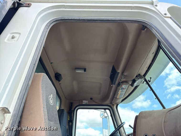 image for item OF9348 2005 Mack CV713 dump truck