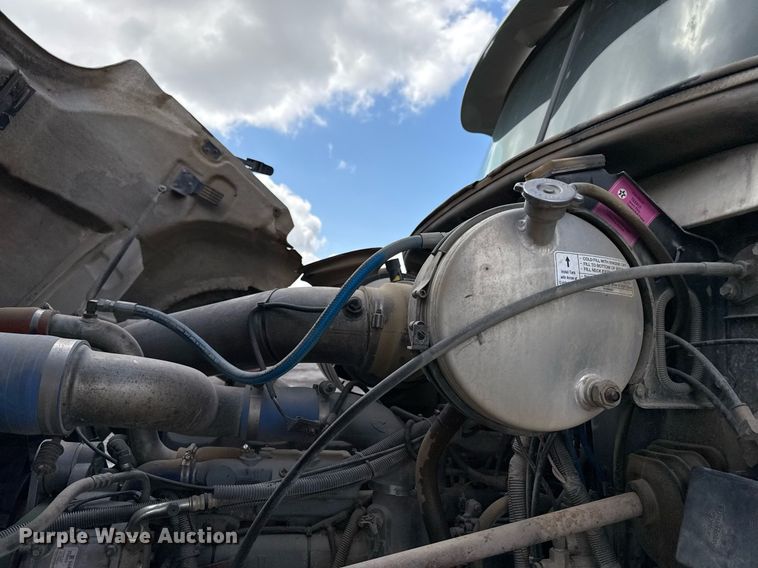 image for item OF9348 2005 Mack CV713 dump truck