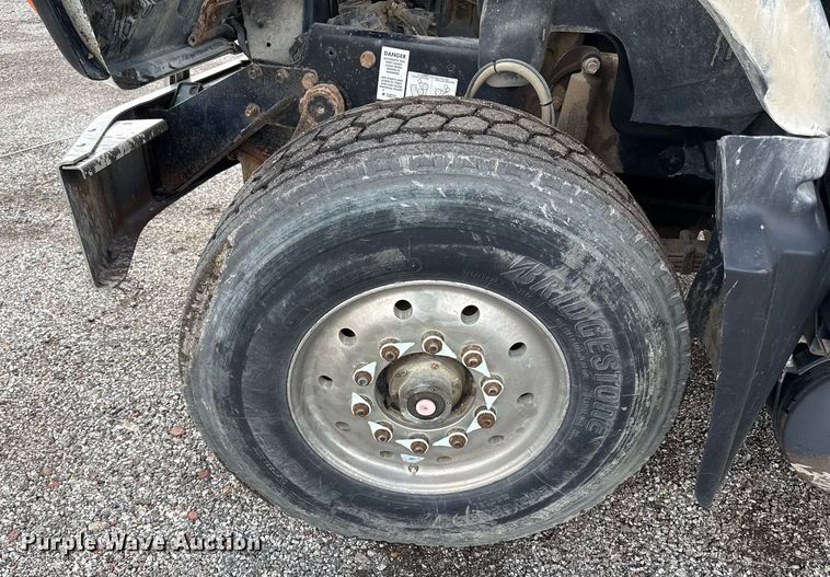 image for item OF9348 2005 Mack CV713 dump truck