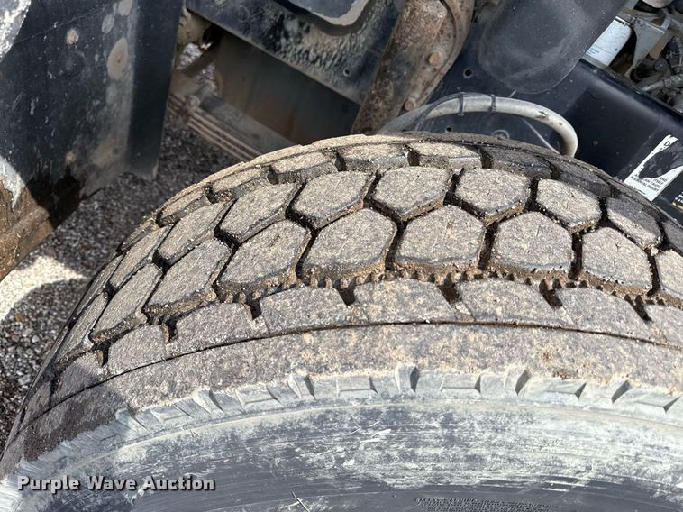 image for item OF9348 2005 Mack CV713 dump truck