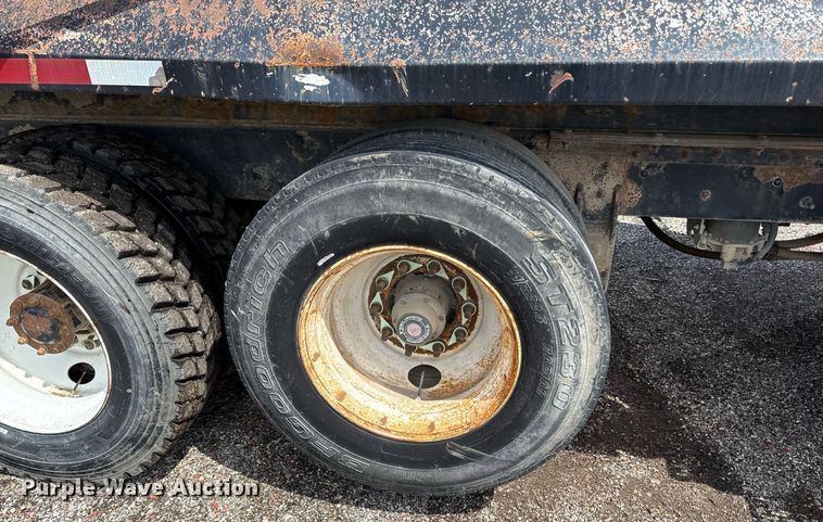 image for item OF9348 2005 Mack CV713 dump truck