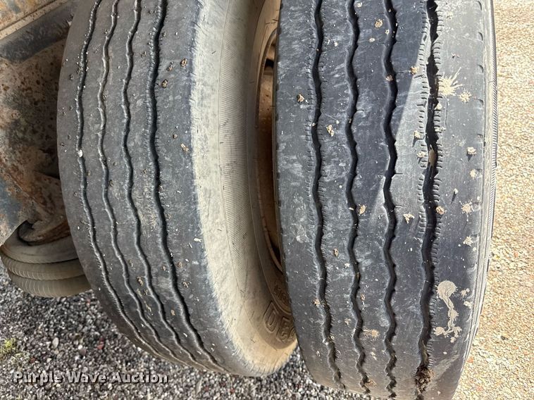 image for item OF9348 2005 Mack CV713 dump truck