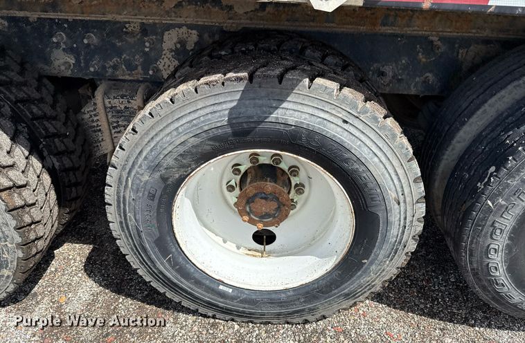 image for item OF9348 2005 Mack CV713 dump truck