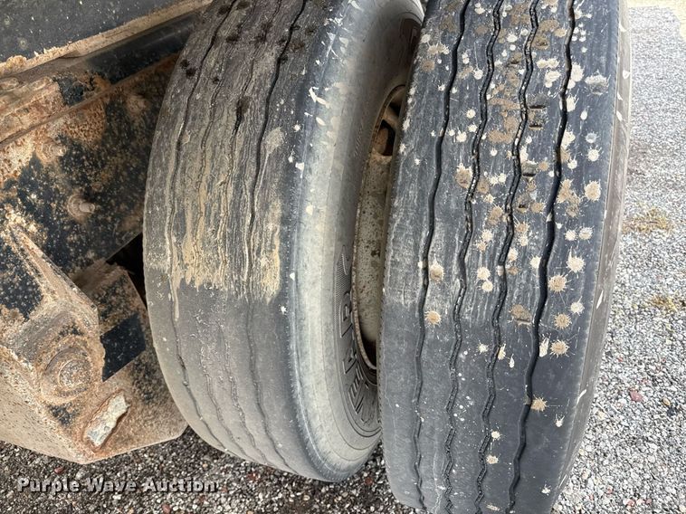 image for item OF9348 2005 Mack CV713 dump truck