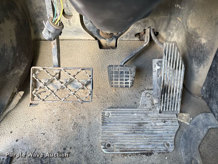 image for item OF9348 2005 Mack CV713 dump truck