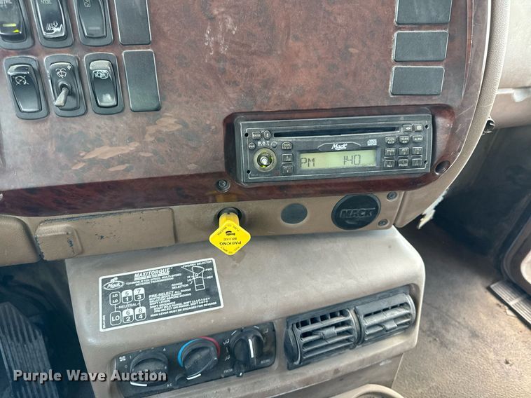 image for item OF9348 2005 Mack CV713 dump truck