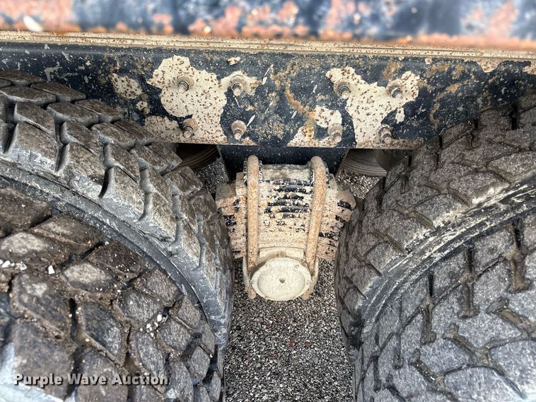 image for item OF9348 2005 Mack CV713 dump truck