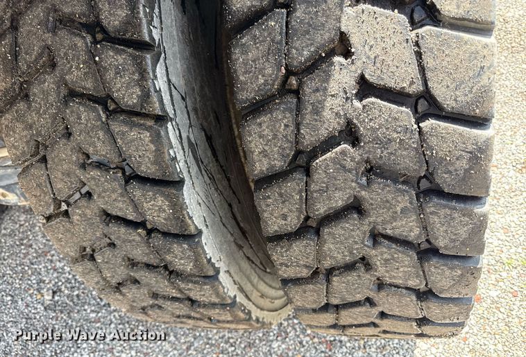 image for item OF9348 2005 Mack CV713 dump truck