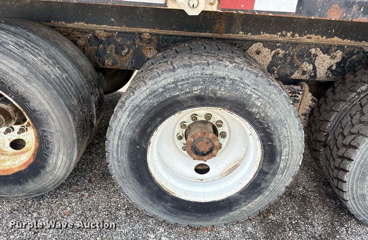 image for item OF9348 2005 Mack CV713 dump truck