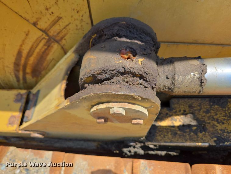 image for item YA0621 2008 Caterpillar D6K LGP dozer