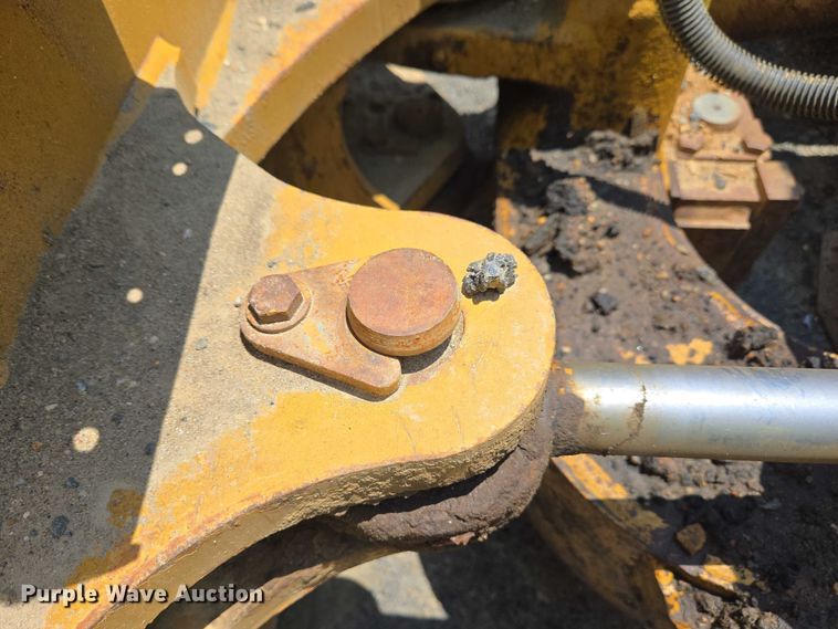 image for item YA0621 2008 Caterpillar D6K LGP dozer