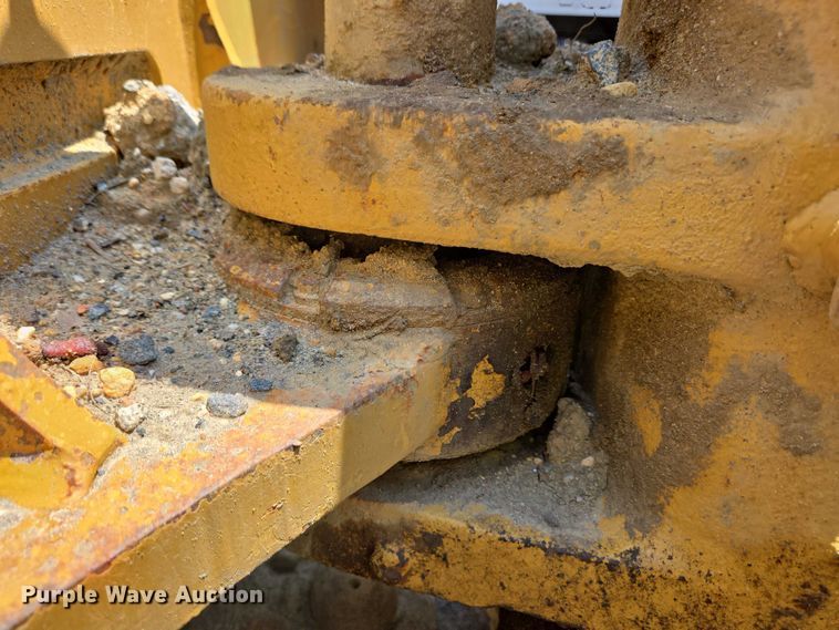 image for item YA0621 2008 Caterpillar D6K LGP dozer