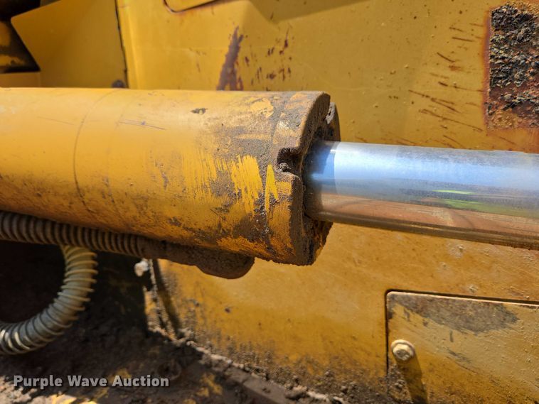 image for item YA0621 2008 Caterpillar D6K LGP dozer