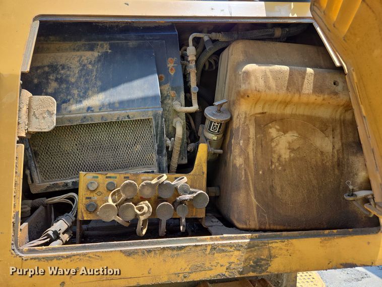 image for item YA0621 2008 Caterpillar D6K LGP dozer