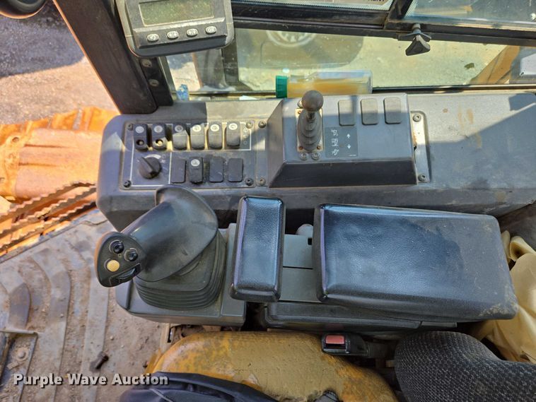 image for item YA0621 2008 Caterpillar D6K LGP dozer