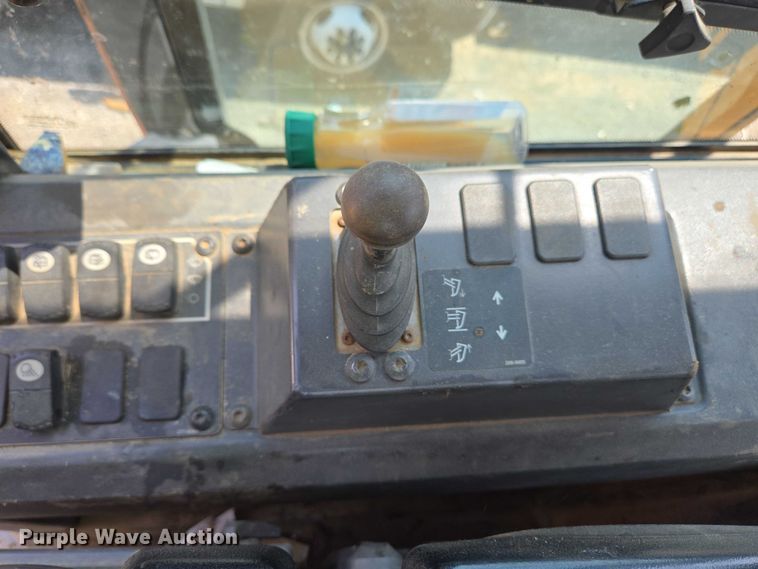 image for item YA0621 2008 Caterpillar D6K LGP dozer