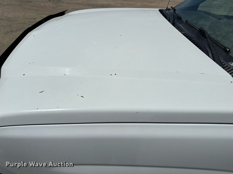 image for item DF8556 2004 Chevrolet Silverado 1500 pickup truck