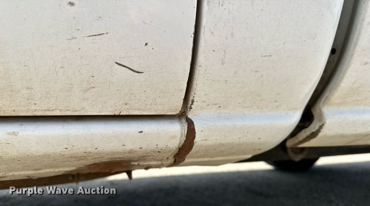 image for item DF8556 2004 Chevrolet Silverado 1500 pickup truck