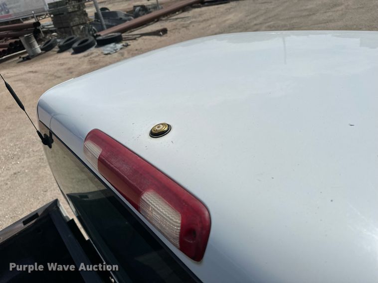 image for item DF8556 2004 Chevrolet Silverado 1500 pickup truck