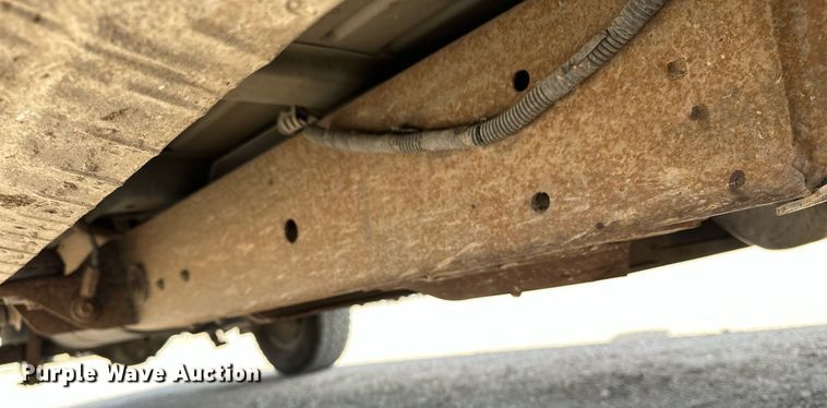 image for item DF8556 2004 Chevrolet Silverado 1500 pickup truck