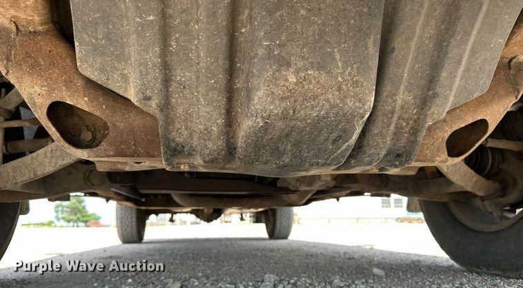 image for item DF8556 2004 Chevrolet Silverado 1500 pickup truck