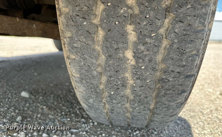 image for item DF8556 2004 Chevrolet Silverado 1500 pickup truck