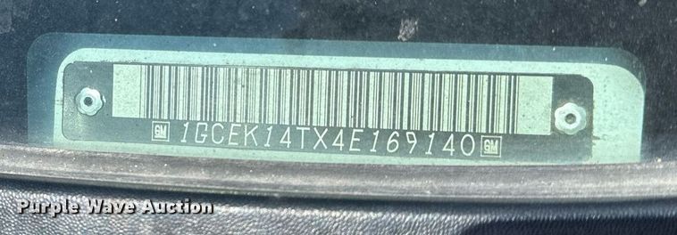 image for item DF8556 2004 Chevrolet Silverado 1500 pickup truck